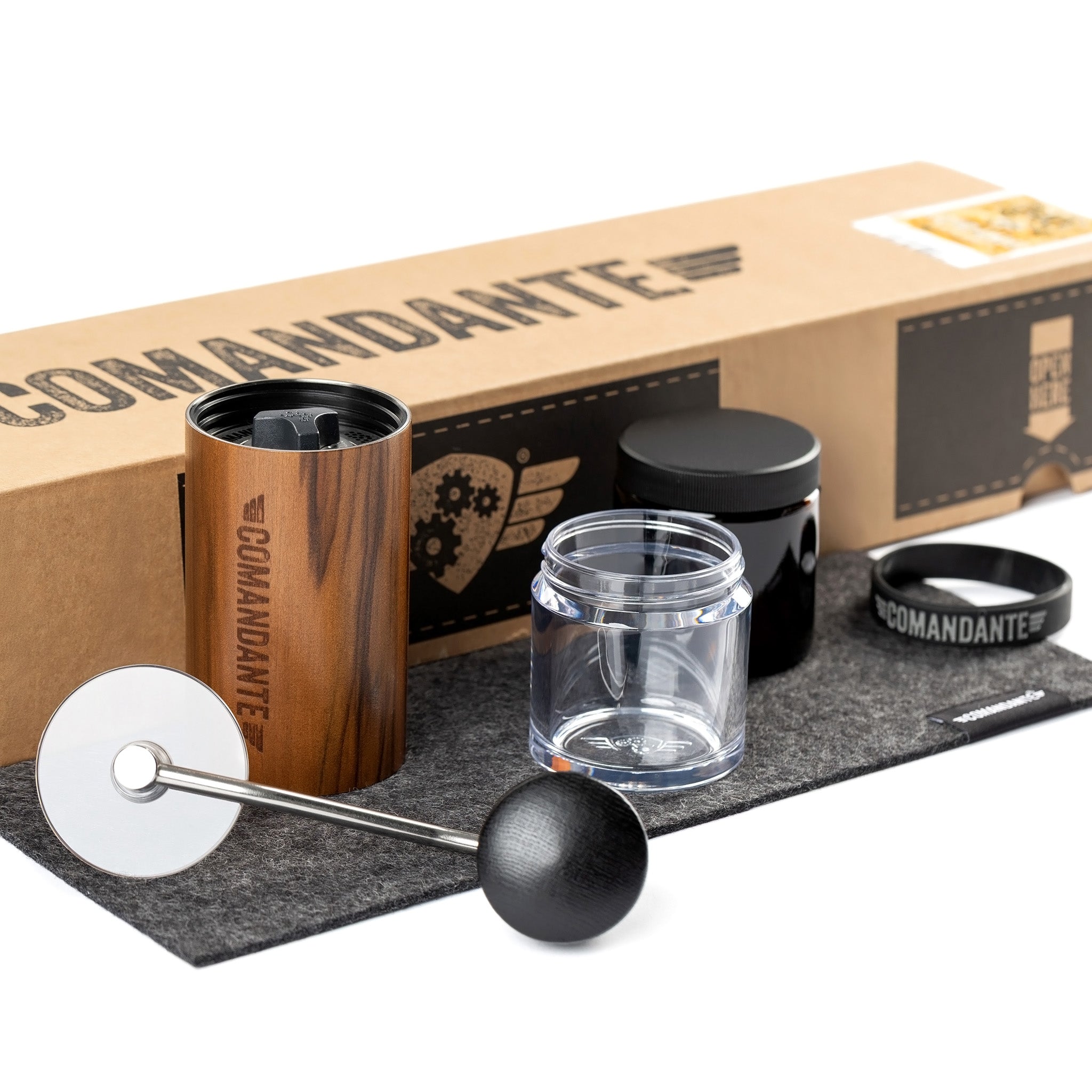 HANDMÜHLE | LIQUID AMBER | COMANDANTE